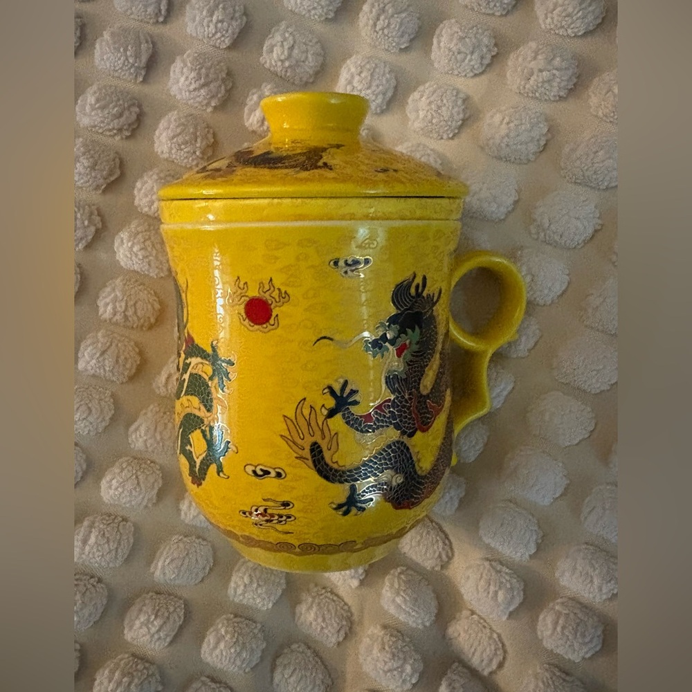 Artistic Yellow Dragon Ceramic Tea Steeper Mug with Lid